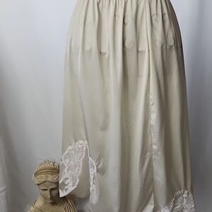 Vintage Union Made Satin & Lace Slip Size M Wonder Maid Non Cling